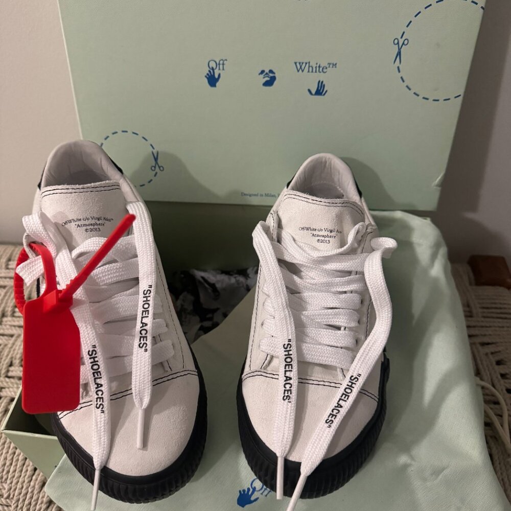 Off-White Arrow Vulcanized Low White Black Sneakers, Orange Tag, Size 35 - NWT - Picture 5 of 6